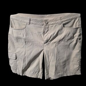 Eddie Bauer Light Cream Cargo Shorts